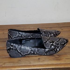 Time and Tru flats gray and black new